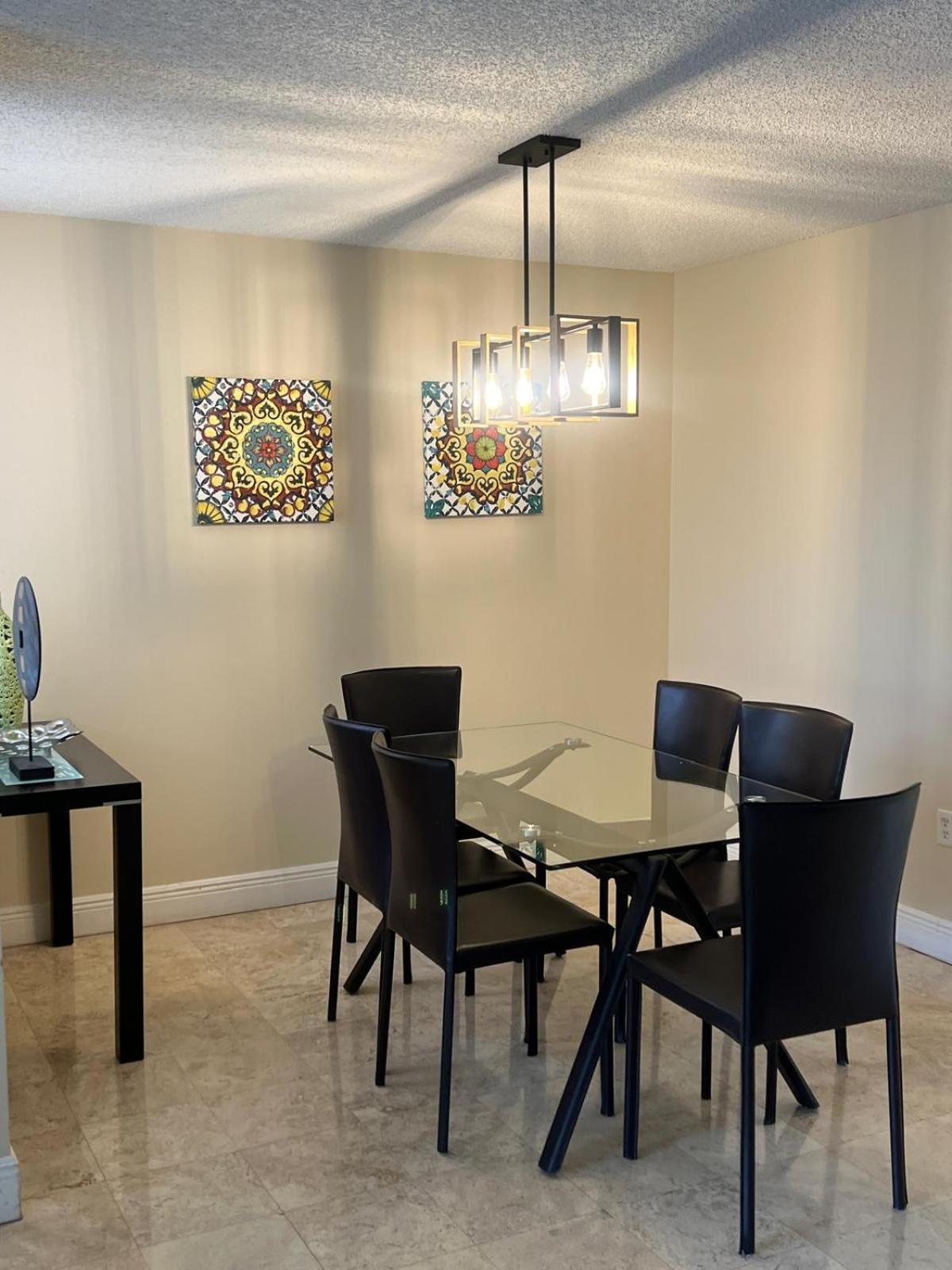 Appartement Renovated 2/2 Unit At Yacht Club/Aventura Extérieur photo