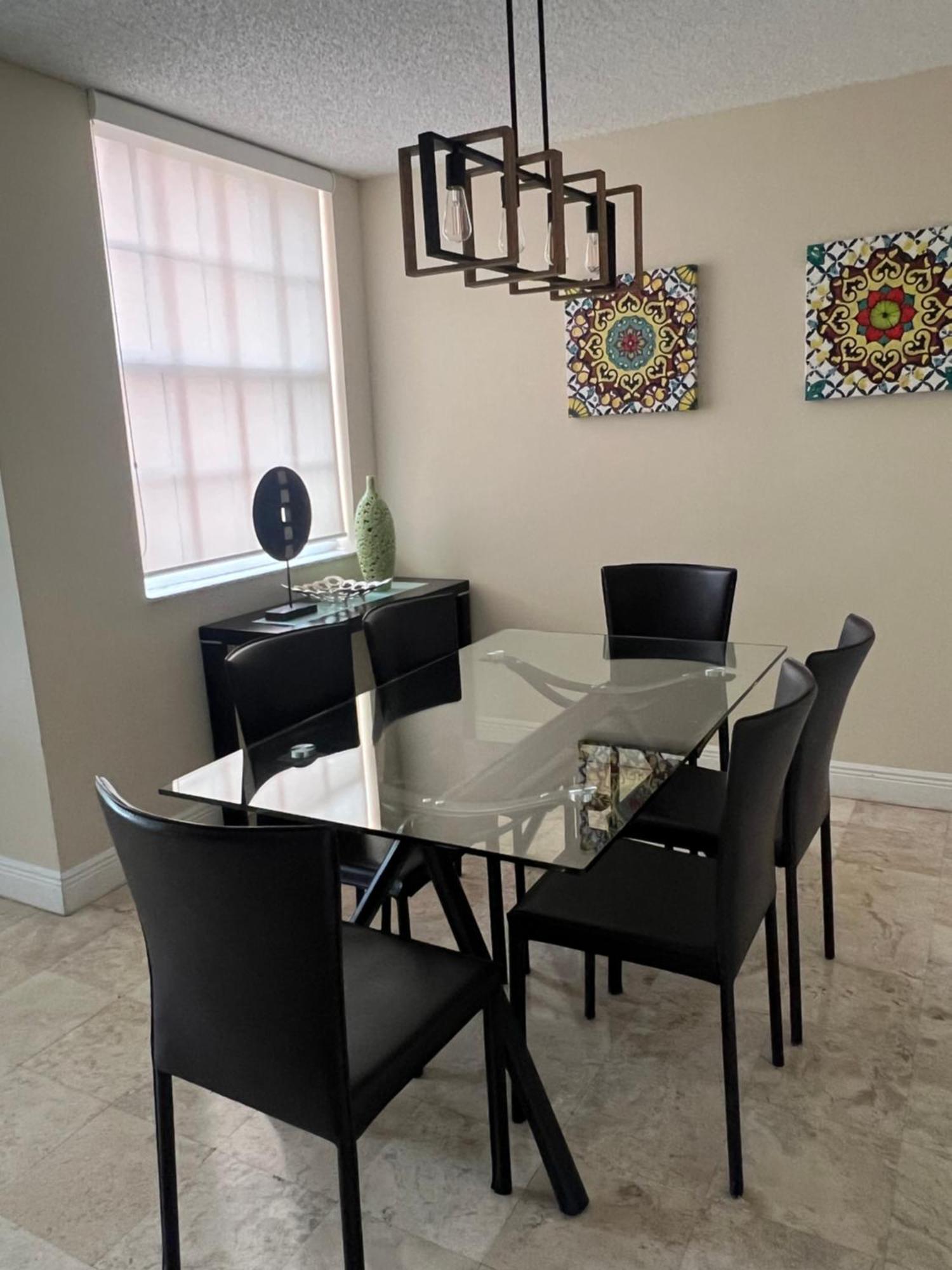 Appartement Renovated 2/2 Unit At Yacht Club/Aventura Extérieur photo