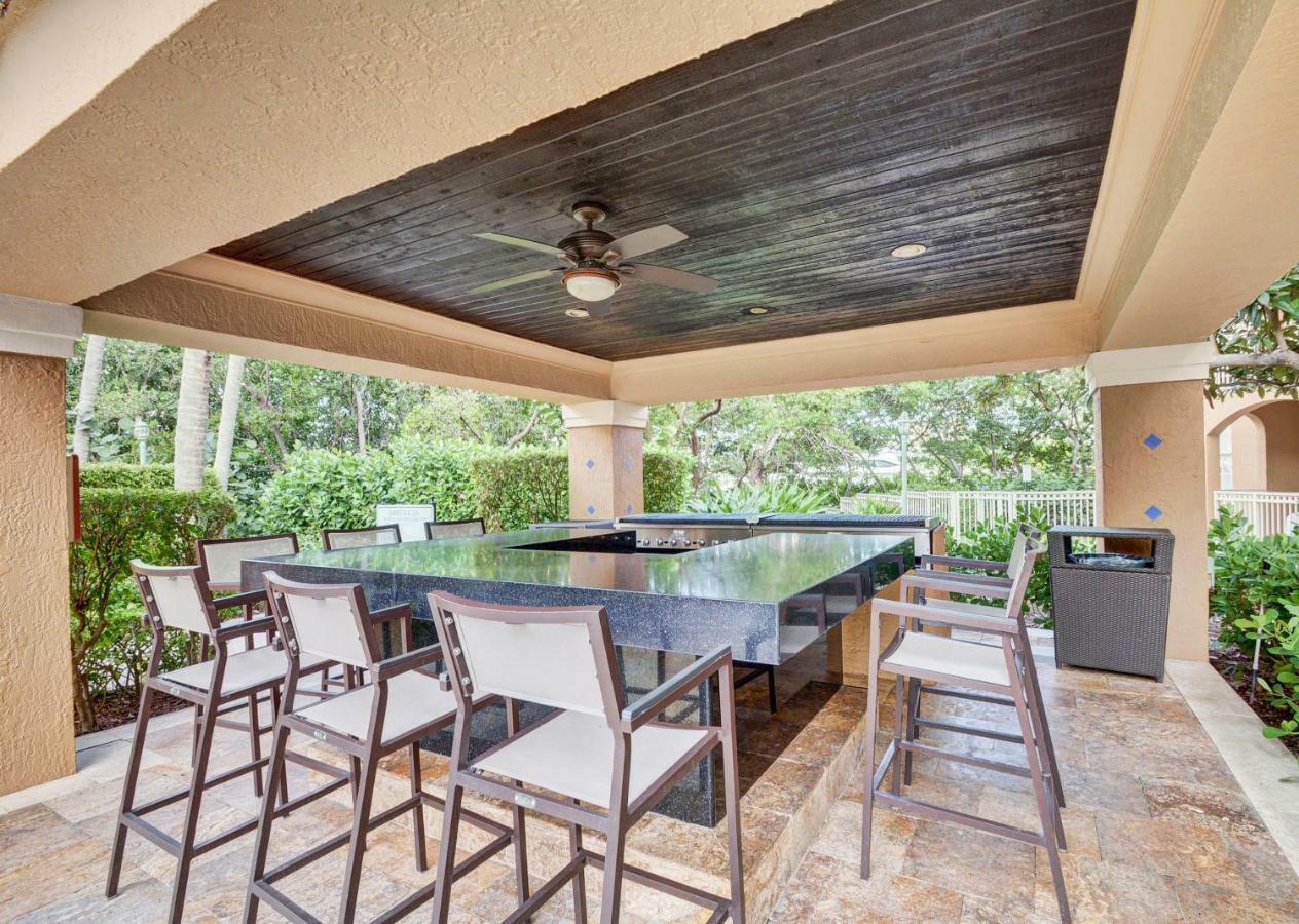 Appartement Renovated 2/2 Unit At Yacht Club/Aventura Extérieur photo