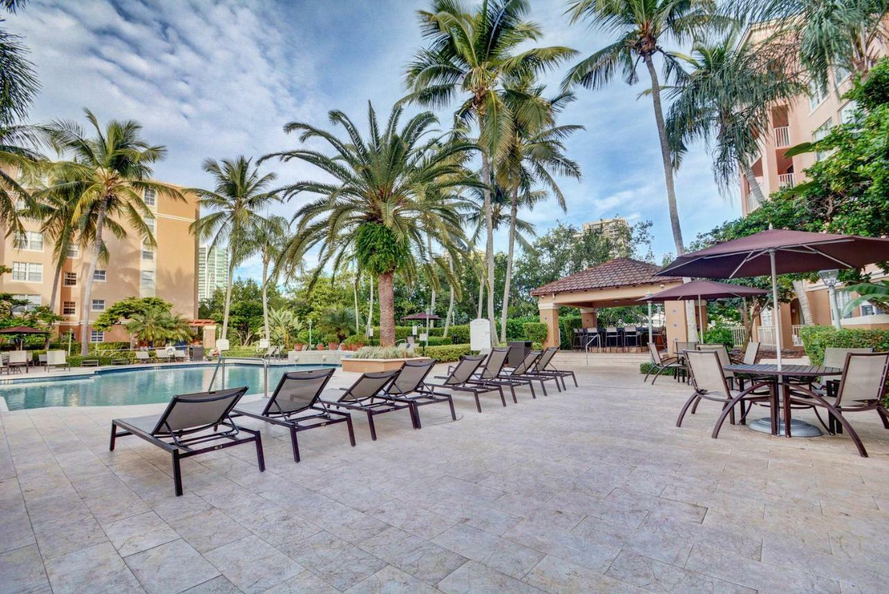 Appartement Renovated 2/2 Unit At Yacht Club/Aventura Extérieur photo